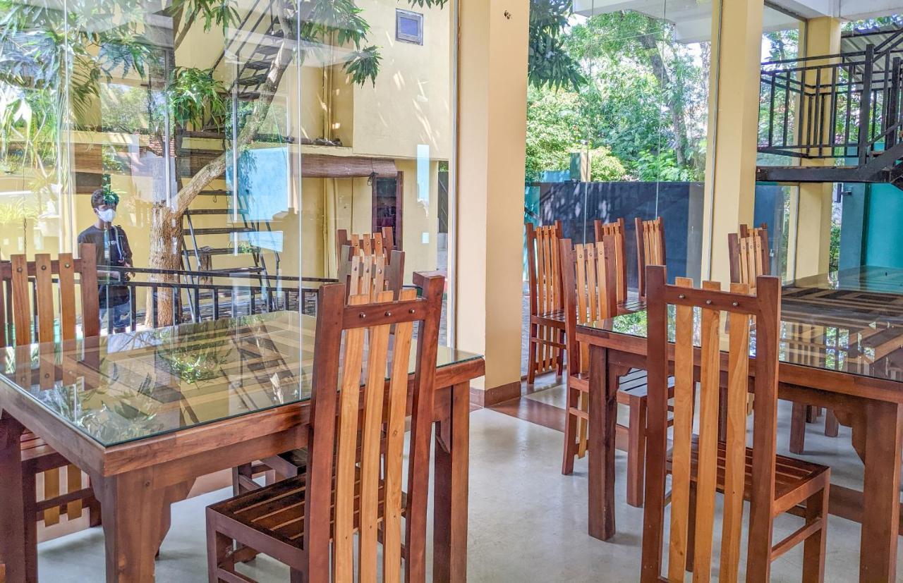 Yala Golden Wild Acomodação com café da manhã Tissamaharama Exterior foto